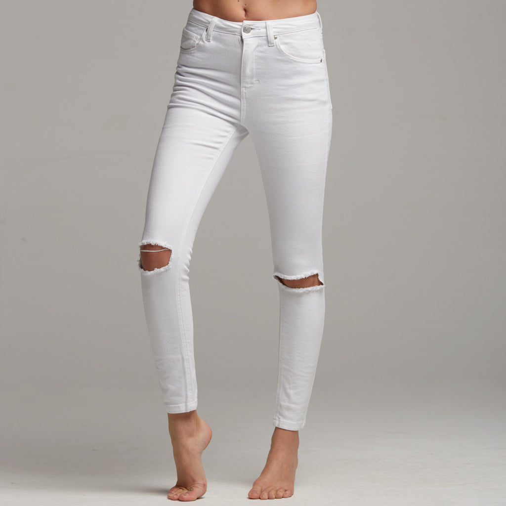 GIGI RIPPED WHITE JEANS CT059 ChantelleTungatt
